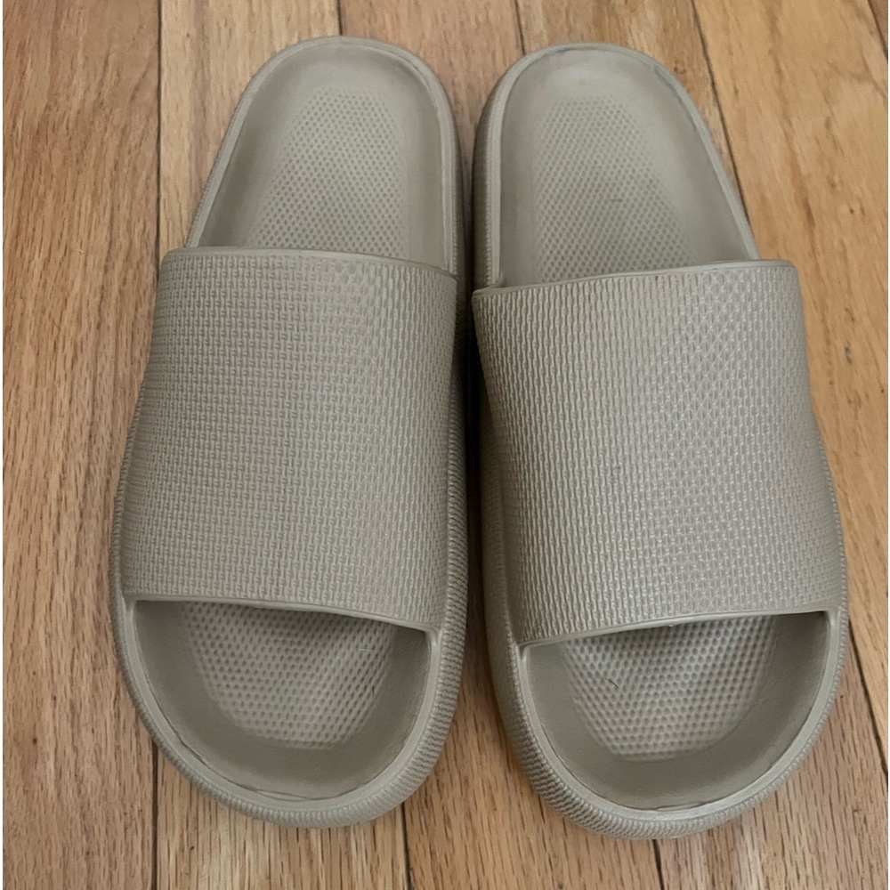 Men’s Khaki Sandals Size 44-45